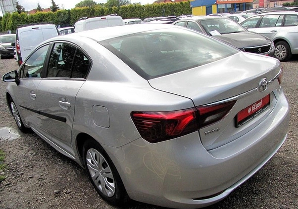 Toyota Avensis cena 46900 przebieg: 191500, rok produkcji 2016 z Kowal małe 232